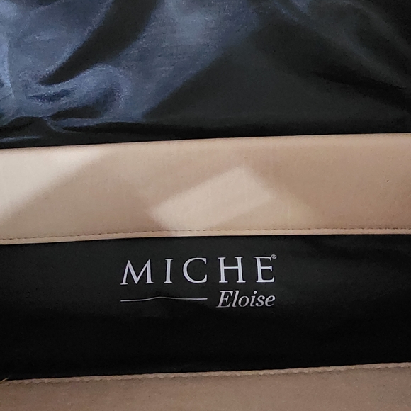 Miche Prima Sized Base Bag With Changeable Shell, Straps, And Rings - Picture 7 of 7